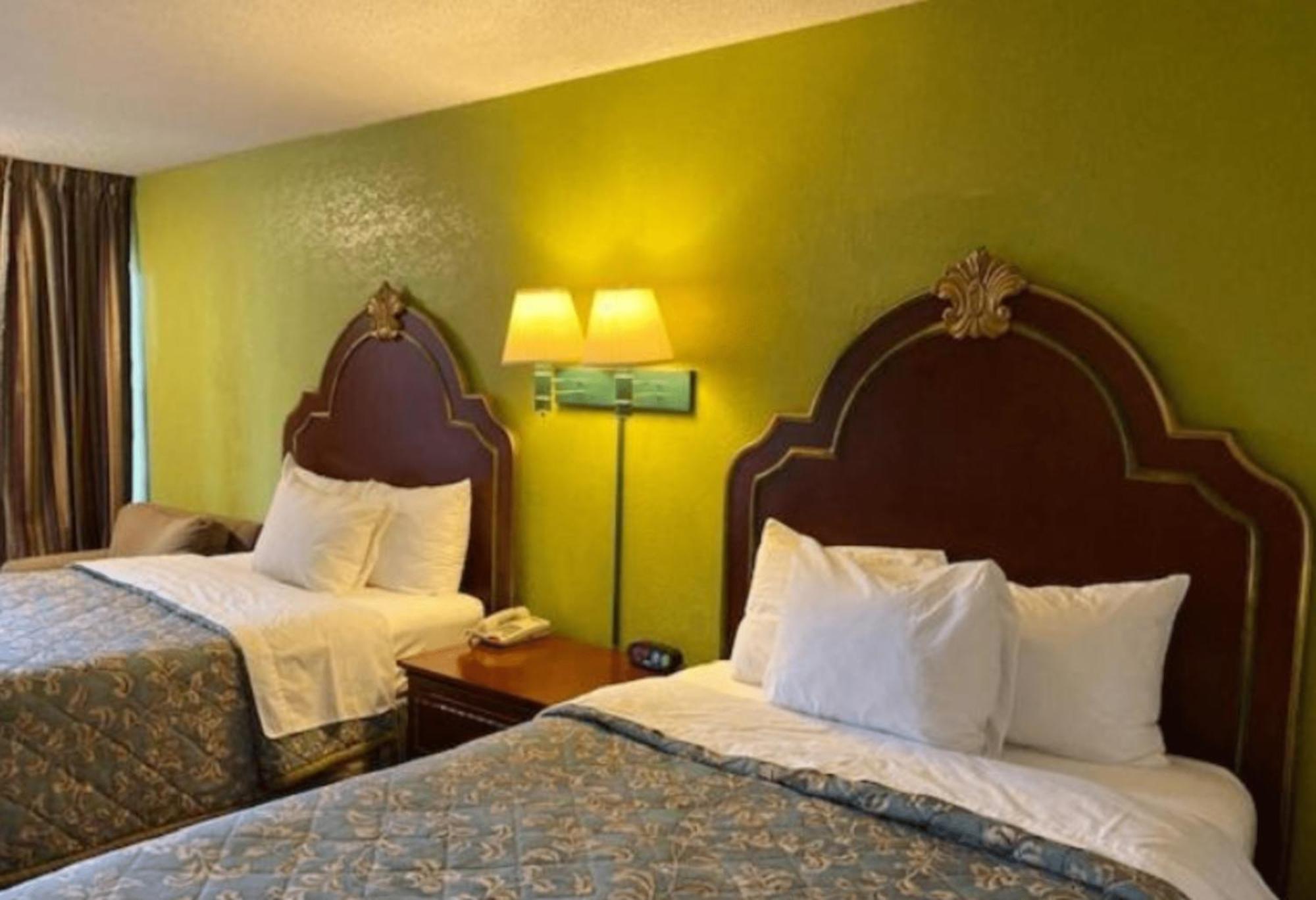 Travelodge By Wyndham Sellersburg Ngoại thất bức ảnh