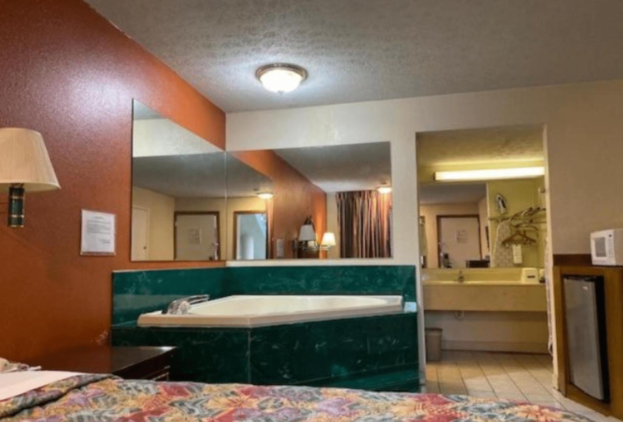 Travelodge By Wyndham Sellersburg Ngoại thất bức ảnh